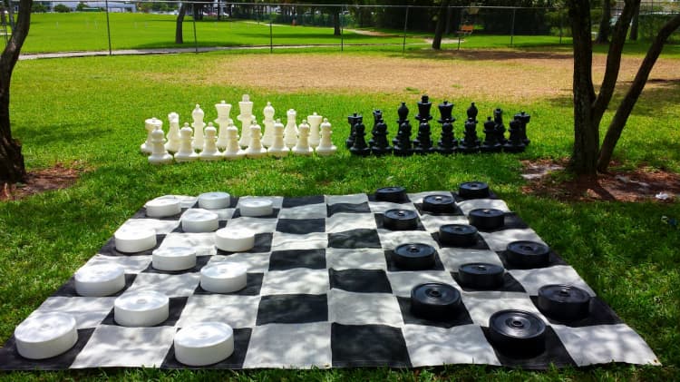 Giant Checkers